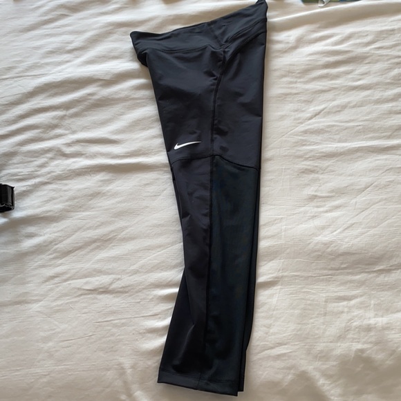 Nike dri- fit black Capri new - Picture 1 of 8